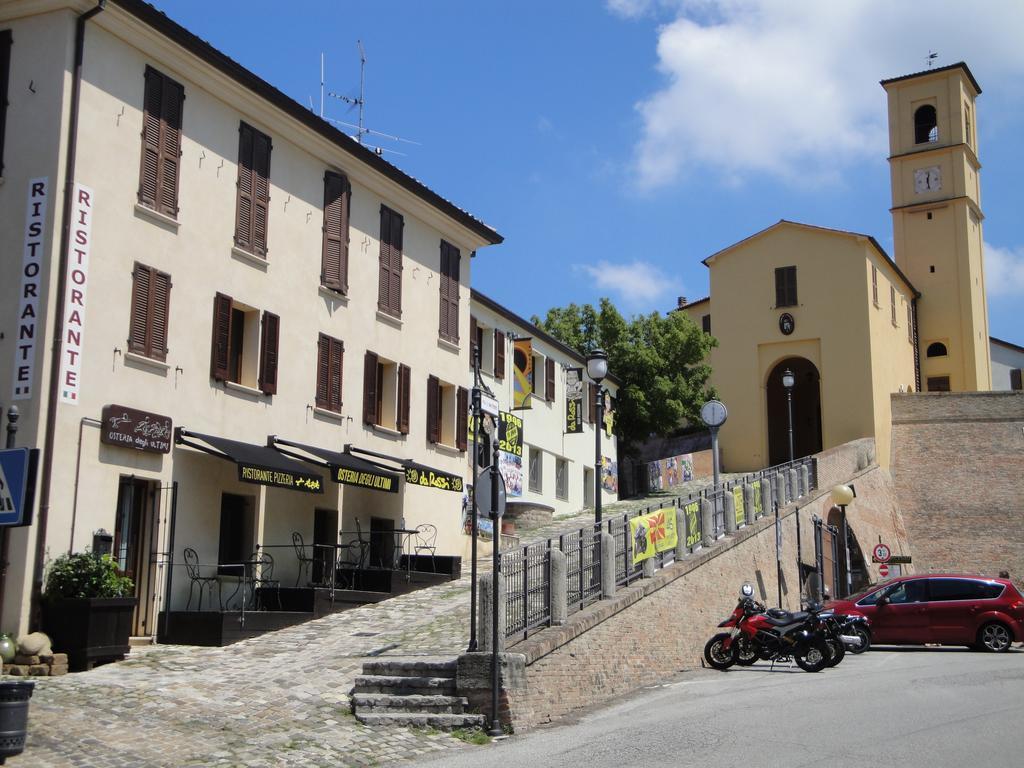 Al Castello Hotell Tavullia Eksteriør bilde
