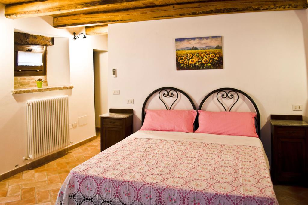 Al Castello Hotell Tavullia Rom bilde